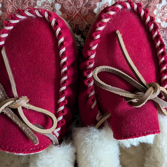 LL Bean Wicked Moccasin Slippers - Picture 5 of 6